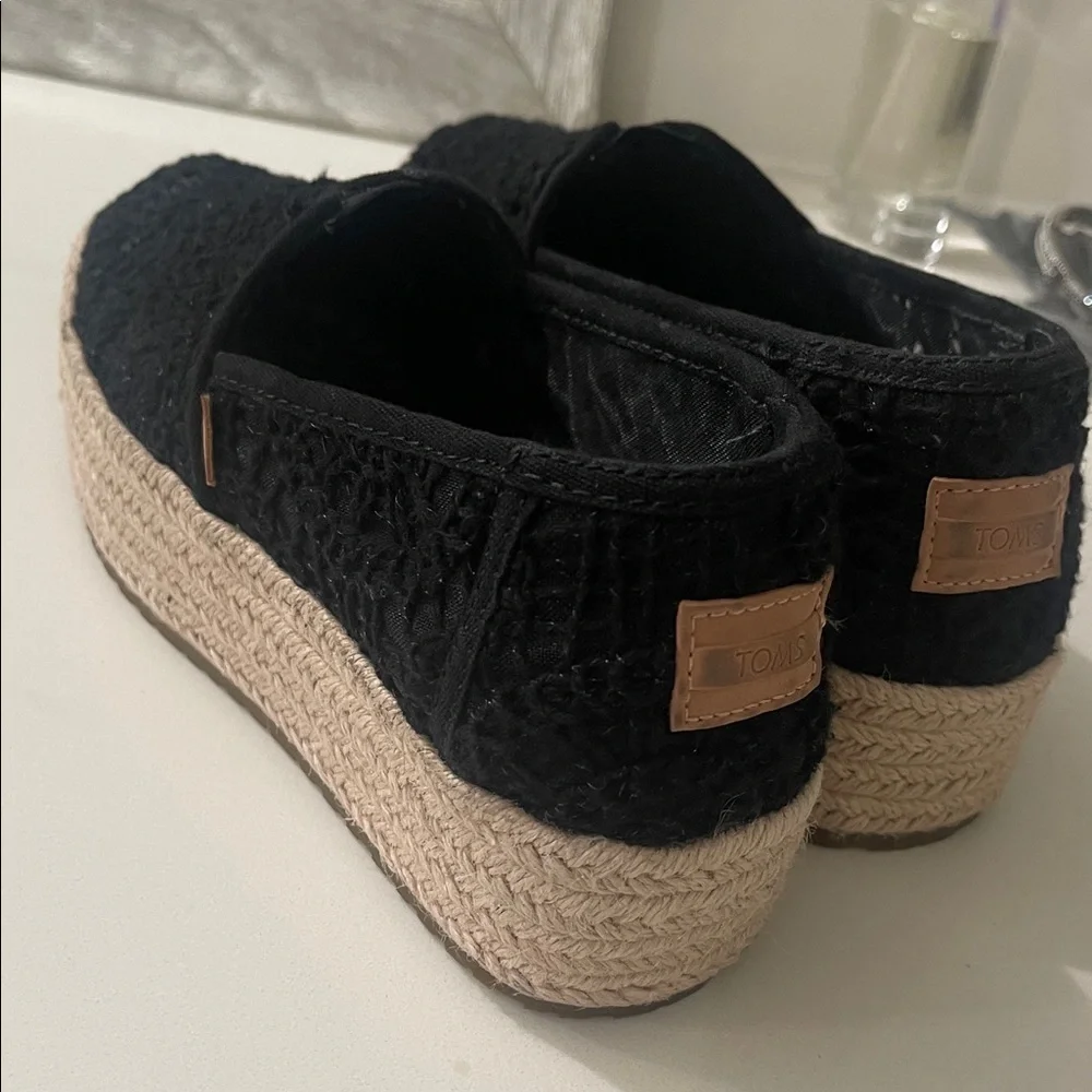 Toms Valencia Platform Espadrille black Crochet Lace size 6